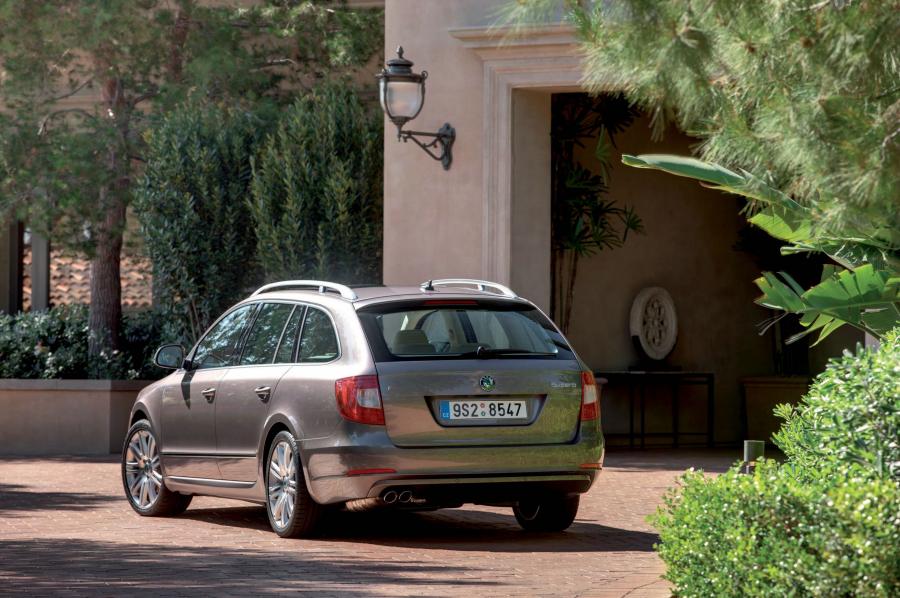  Skoda Superb Combi 2009 года  (фото 63 из 74)